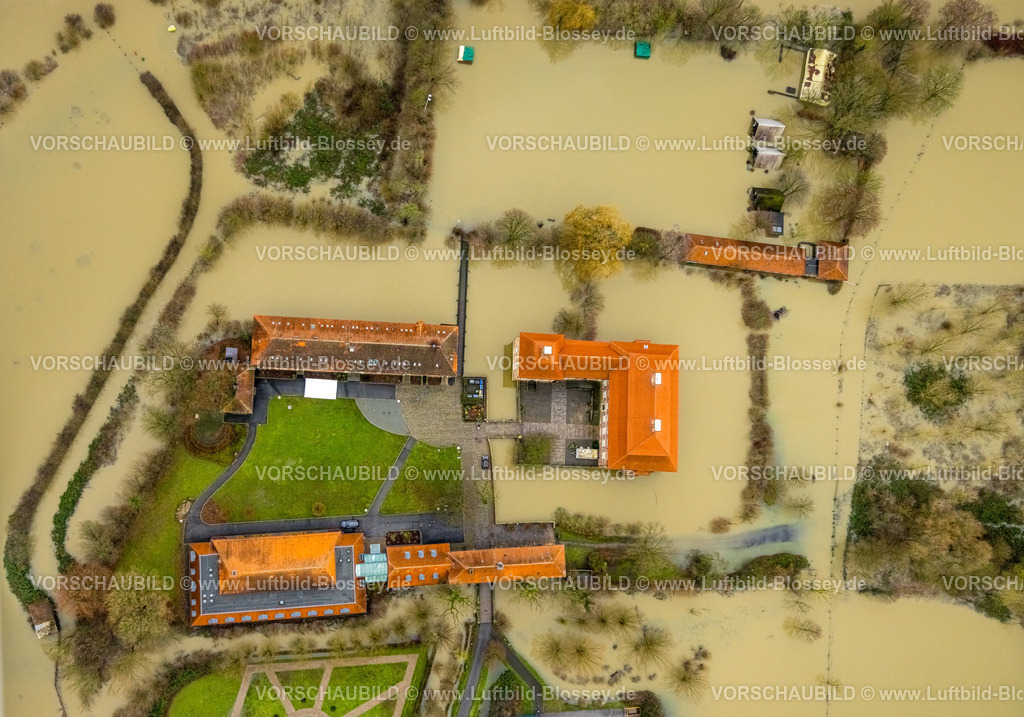 Hamm231201026 | Luftbild vom Hochwasser der Lippe, Weihnachtshochwasser 2023, Fluss Lippe tritt nach starken Regenfällen über die Ufer, Überschwemmungsgebiet Lippeaue Oberwerrieser Mersch am Schloss Oberwerries, Senkrechtaufnahme, Uentrop, Hamm, Ruhrgebiet, Nordrhein-Westfalen, Deutschland