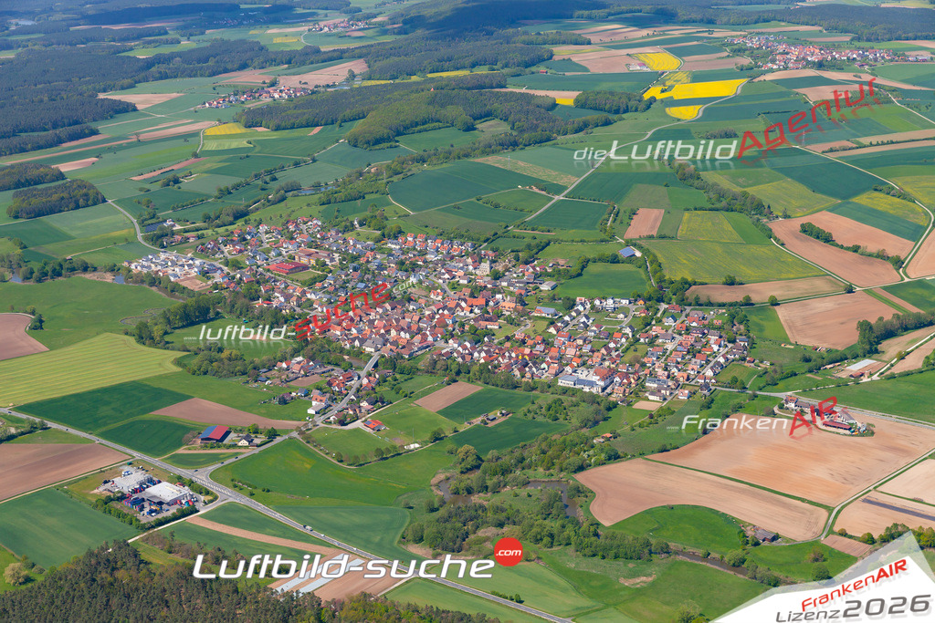 Das Luftbild der Stadt Hallerndorf wurde 2019 vom Flugzeug heraus erstellt (keine Drohne) Aufnahmehöhe ca.400 Meter- hohe Auflösung- beste Druck-Qualität garantiert!