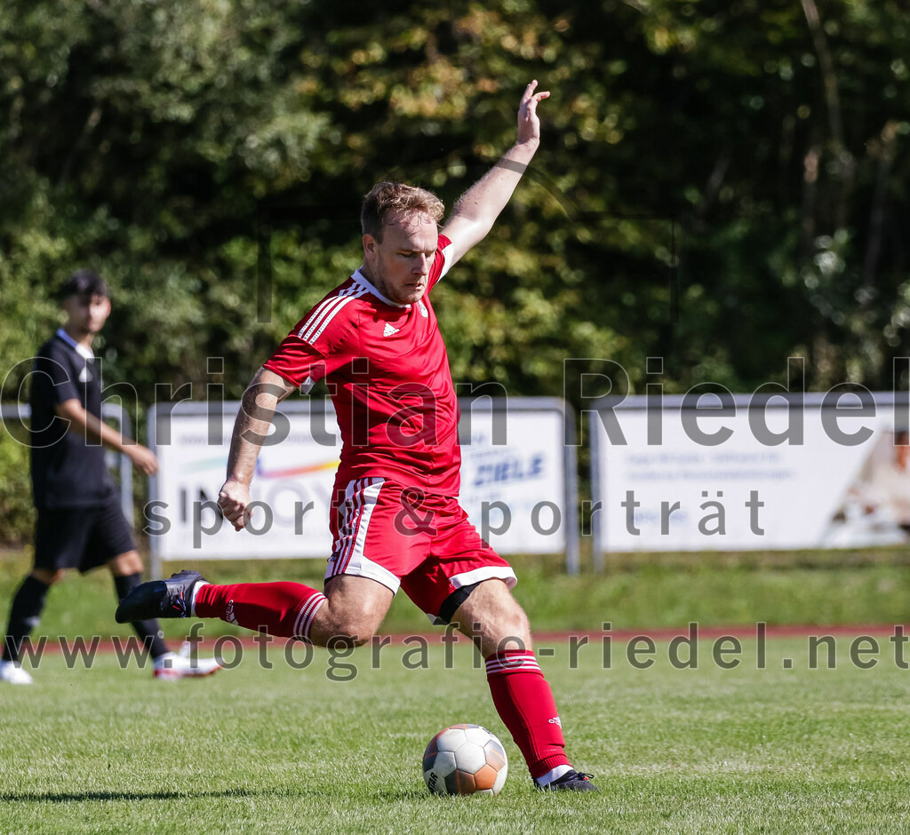 2023-09-02_026_SG_Markt_Schwaben_II_gegen_SV_Internationale_Taufkirchen_II | Markt Schwaben, Deutschland, 02.09.2023:
Fußball, C-Klasse 2023 / 2024, 3. Spieltag, (SG) Markt Schwaben II gegen SV Internationale Taufkirchen II, Endergebnis: 6:2

Michael Fischer (SG Markt Schwaben, #5)

Foto: Christian Riedel / fotografie-riedel.net