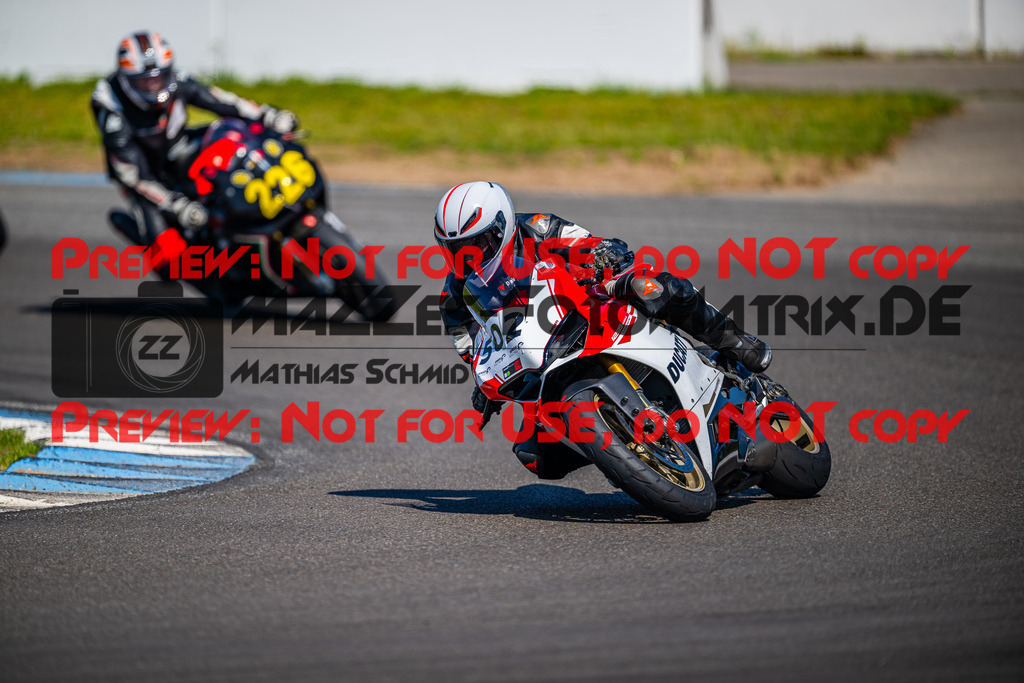 MaZZes_FotoMatrix_240520_6021986_6453 | ROT