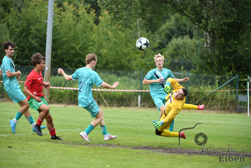 Sport-Duwe Cup | Sport-Duwe Cup Oldenburg; TuS Eversten (mint)-VFL Oldenburg (rot) am 05.07.2025 in Oldenburg (Sportanlage TuS Eversten), Photo: Philip Eiben 2025 - Realisiert mit Pictrs.com