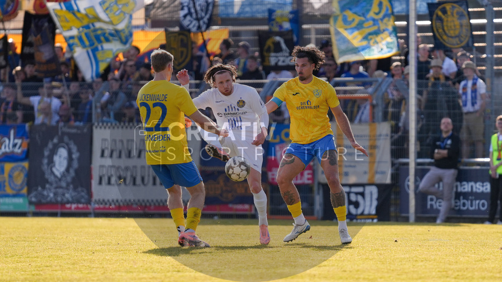 Fußball, Herren, Saison 2025/2026, Regionalliga Nordost, 24. Spieltag, FSV 63 Luckenwalde vs. 1.FC Lokomotive Leipzig, Samstag 28.02.2026, Werner-Seelenbinder-Stadion Luckenwalde, | Fußball, Herren, Saison 2025/2026, Regionalliga Nordost, 24. Spieltag, FSV 63 Luckenwalde vs. 1.FC Lokomotive Leipzig, Samstag 28.02.2026, Werner-Seelenbinder-Stadion Luckenwalde, Im Bild: - Realisiert mit Pictrs.com