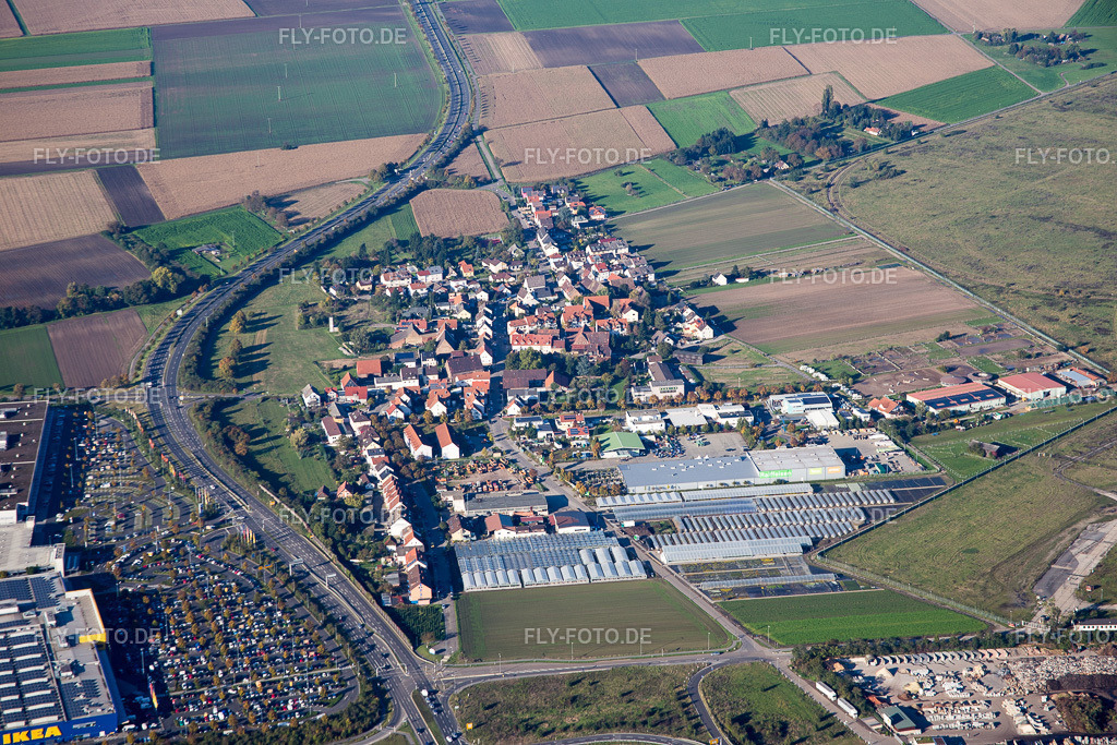 Scharhof | Luftbild: Scharhof im Ortsteil Sandhofen in Mannheim im Bundesland Baden-Württemberg in Deutschland. Foto: IMG_074920.jpg vom 18.10.2014 durch Werner Riehm/FLY-FOTO.de - Realisiert mit Pictrs.com