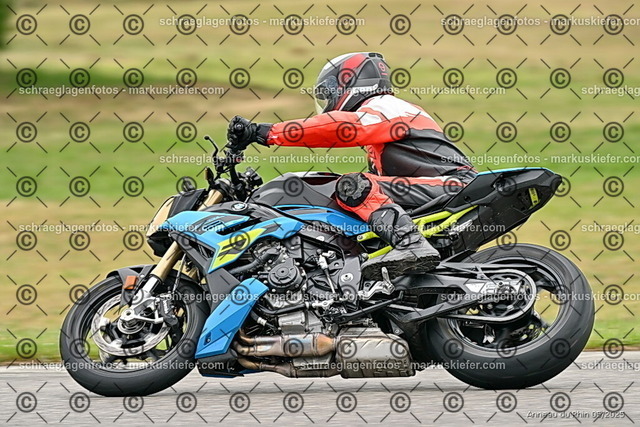 25bt02-0017 | markuskiefer.com - Realisiert mit Pictrs.com