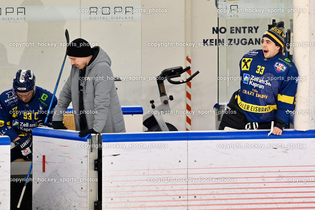 RED BULL HOCKEY JUNIORS vs. EK DIE ZELLER EISBÄREN | Thomas GRABMAYR Equipment Manager EK Die Zeller Eisbären, #33 Grascher Patrick EK DIE ZELLER EISBÄREN, RED BULL HOCKEY JUNIORS vs. EK DIE ZELLER EISBÄREN, RED BULL HOCKEY JUNIORS vs. EK DIE ZELLER EISBÄREN am 14.01.2025 in Salzburg (Eisarena Salzburg), Austria, (Photo by Bernd Stefan)