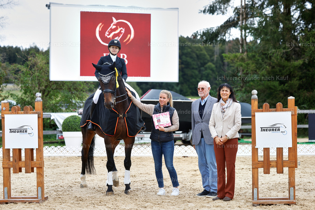6-Siegerehrung-AMATUER-DRESSUR S_  -StoibPH-3645 | working equitationturnier fotograf videograf stoibphotography marixx film working equitation deutschland reitsport turnierfotografie eventfotografie equestrian events