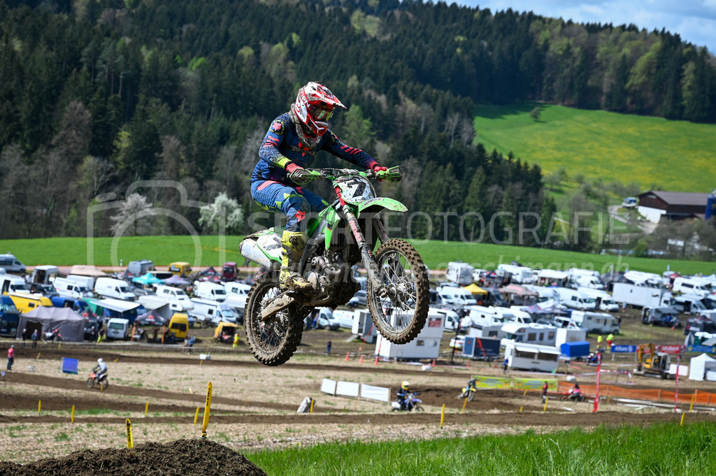 Motocross Schlatt bei Winterthur - 29. April 2023 | #7 Elmer Lukas aus Zuerich (CH) auf Kawasaki in der Kategorie Hobby Open am Motocross Schlatt bei Winterthur, 29. April 2023.
Instagram: @mx_schlatt | @mc_wila | @sam_schweiz
Bild: Sportfotografie Markus Aeschimann | www.markus-aeschimann.ch - Realisiert mit Pictrs.com