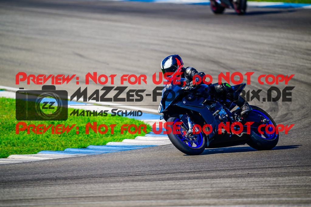 MaZZes_FotoMatrix_240520_6007705_2398 | WEISS