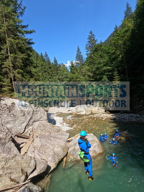 GOPR3957 | Bestelle die Bilder deines Berg- oder Wasser-Abenteuers mit Mountain Sports bequem von zu Hause aus direkt über unseren Online Fotoshop von pictrs.com. - Realisiert mit Pictrs.com
