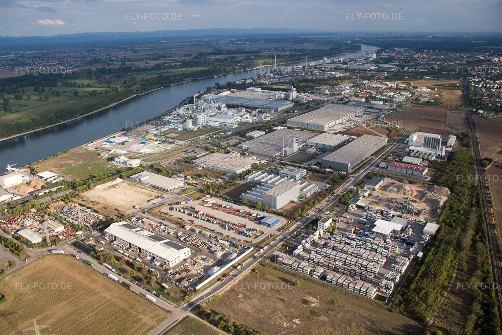 Luftbild: Worms, Industriegebiet Im Langgewan, Spedition Kube & Kubenz in Worms im Bundesland Rheinland-Pfalz in Deutschland. Foto: IMG_084351.jpg vom 02.09.2015 durch Werner Riehm/FLY-FOTO.de