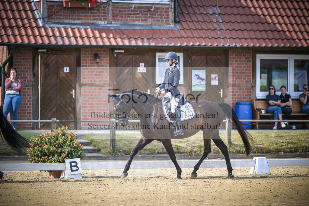 DOS_9251 | Entdecke hochwertige Reitturnierfotos von Foto Oger. Professionell, emotional und authentisch – jetzt Lieblingsmomente im Shop bestellen.Deutschlandweite Turnierfotografie. - Realisiert mit Pictrs.com