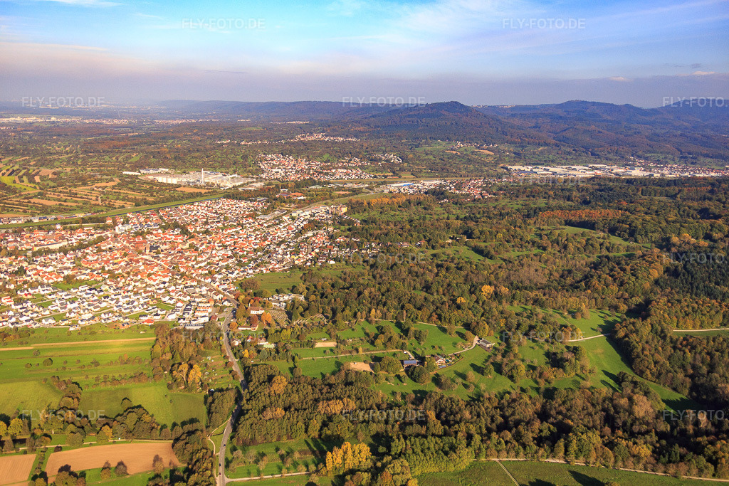 Luftbild: Ortsansicht von Westen in Kuppenheim im Bundesland Baden-Württemberg in Deutschland. Foto: IMG_075288.jpg vom 26.10.2014 durch Werner Riehm/FLY-FOTO.deAuflösung des Originals: 5472 x 3648 px