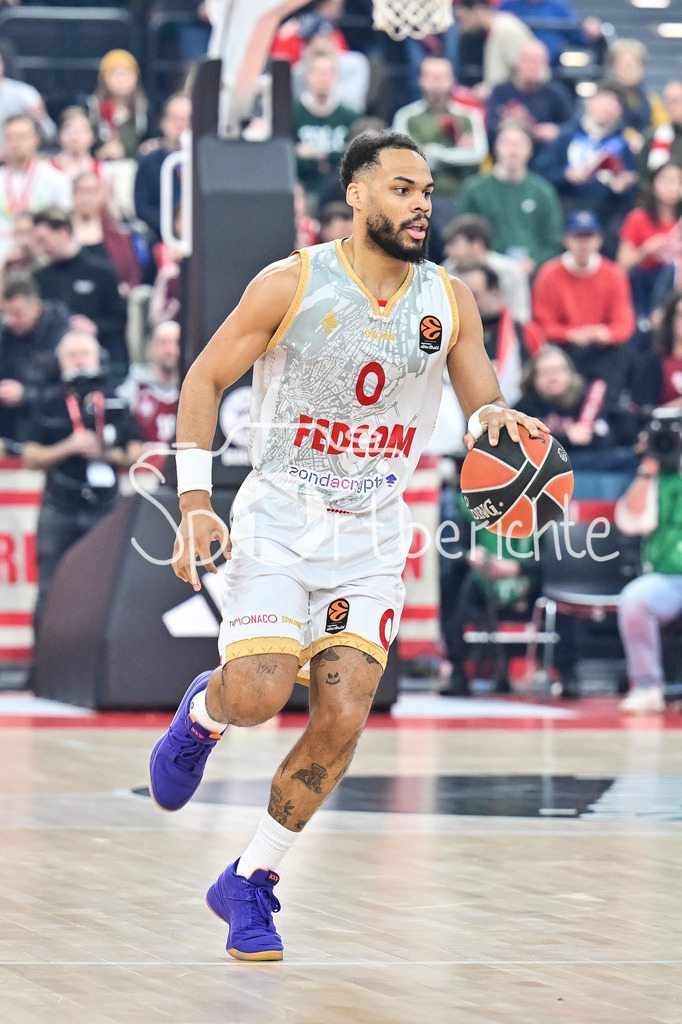 FC Bayern Basketball - AS Monaco Basket | MUNICH, GERMANY - 05. FEBRUARY: am Ball Elie OKOBO (AS Monaco Basket 0) / Einzelfoto / Freisteller während dem Match zwischen dem FC Bayern Basketball und dem AS Monaco Basket am 27. Spieltag der EuroLeague im SAP GARDEN
