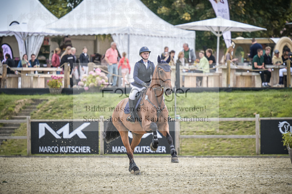 DOS_0389 | Entdecke hochwertige Reitturnierfotos von Foto Oger. Professionell, emotional und authentisch – jetzt Lieblingsmomente im Shop bestellen.Deutschlandweite Turnierfotografie. - Realisiert mit Pictrs.com