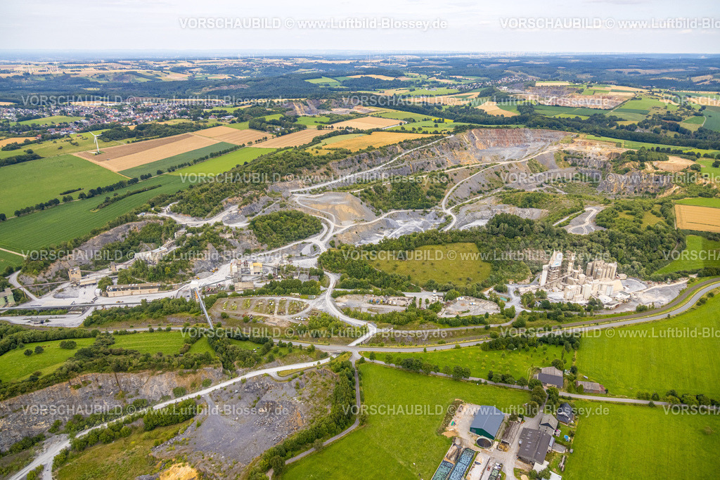 Warstein240713149 | Luftbild, Steinbruch Liethöhle Rheinkalk Warstein mit Ortsansicht, Warstein, Sauerland, Nordrhein-Westfalen, Deutschland