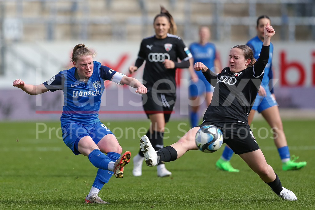 Fussball, 2. Frauen-Bundesliga, SV Meppen - FC Ingolstadt 04 | v.li.: Sarah Schulte (SV Meppen, 16) und Katharina Reikersdorfer (FC Ingolstadt 04, 20) im Zweikampf, Duell, Dynamik, Aktion, Action, Spielszene, DIE DFB-RICHTLINIEN UNTERSAGEN JEGLICHE NUTZUNG VON FOTOS ALS SEQUENZBILDER UND/ODER VIDEOÄHNLICHE FOTOSTRECKEN. DFB REGULATIONS PROHIBIT ANY USE OF PHOTOGRAPHS AS IMAGE SEQUENCES AND/OR QUASI-VIDEO.