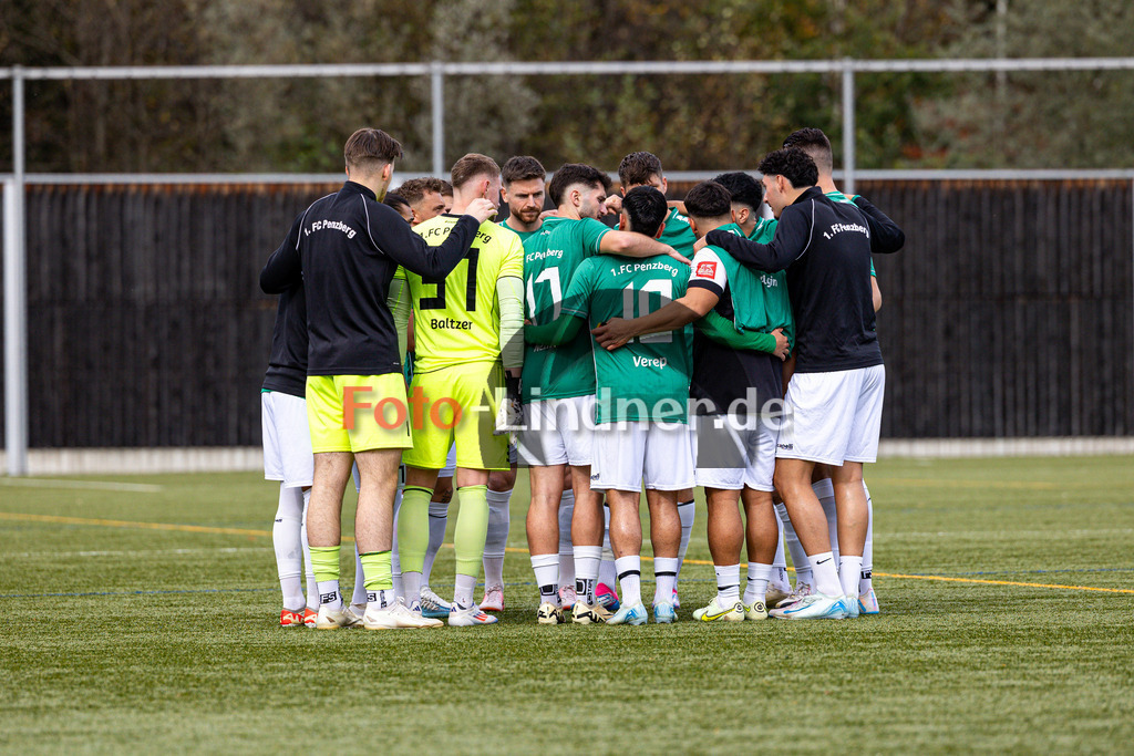 1. FC Penzberg gegen FC Wacker München | Bezirksliga Oberbayern Süd 3, 1. FC Penzberg gegen FC Wacker München, 20241012,,2024-10-12 in Penzberg (Stadion an der Karl-Wald-Straße), Copyright: WolfgangxLindner www.foto-lindner.de