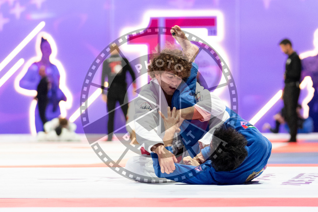 20231109PBB5837 | Fighters compete during the AJP World Professional Championship in the Mubadala Arena in Abu Dhabi, Arab United Emirates, on November 9, 2023.