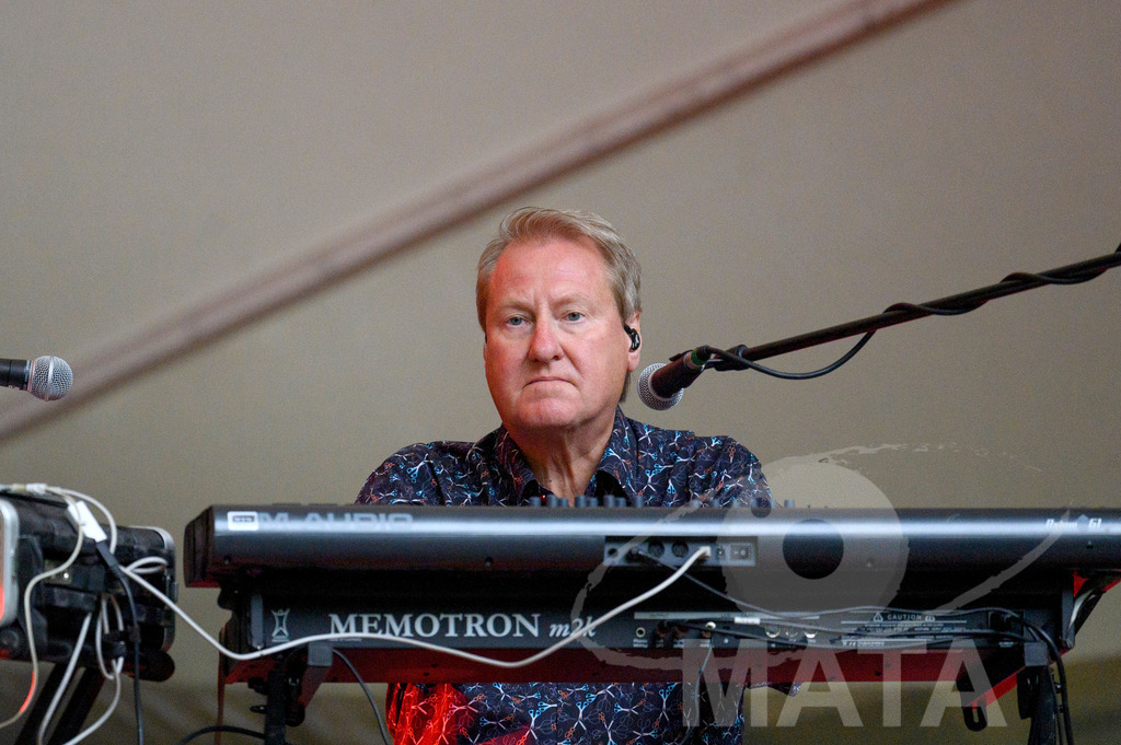 _DWA2870 | Jez Smith  von John Lees' Barclay James Harvest live bei einem Konzert in Serenadenhof Nürnberg, 01.07.2023 - Realisiert mit Pictrs.com