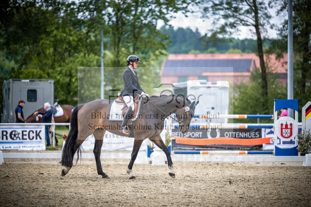 DOS_1855 | Reitturnier Venne - Realisiert mit Pictrs.com