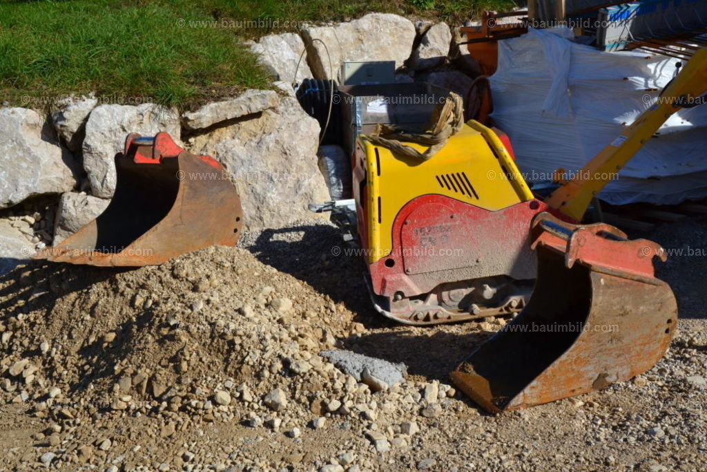 bib-lg02-erdarbeiten-0186 | Nach LV-Leistungsgruppen sortierte Detailfotos über den Bau eines Hauses. Alle Hausbau-Bilder direkt vom Urheber und Autor der Website Haus-Selber-Bauen.com