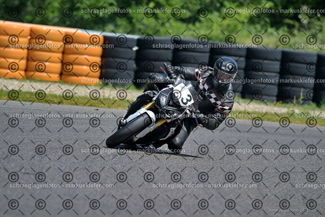 26BT02-1788 | markuskiefer.com - Realisiert mit Pictrs.com