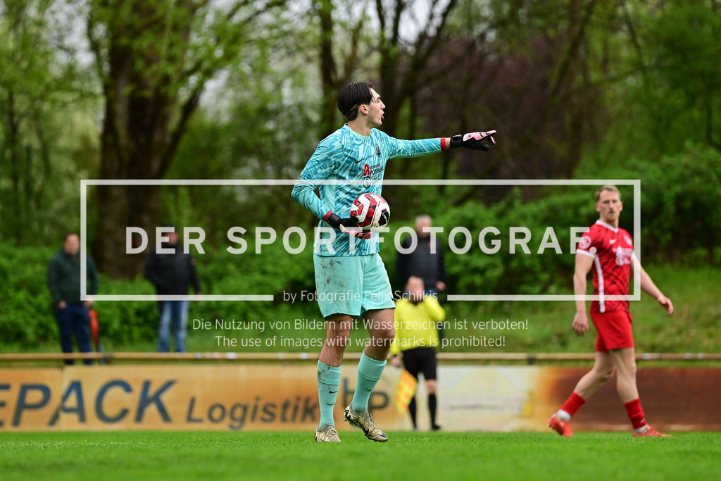 Fußball I Herren I Saison 2024-2025 I Oberliga Hamburg I 31. Spieltag I FC Türkiye - SC Vorwärts-Wacker Billstedt I 65256 | Vincent Artur Schick (33, SC Vorwärts Wacker) - Realisiert mit Pictrs.com