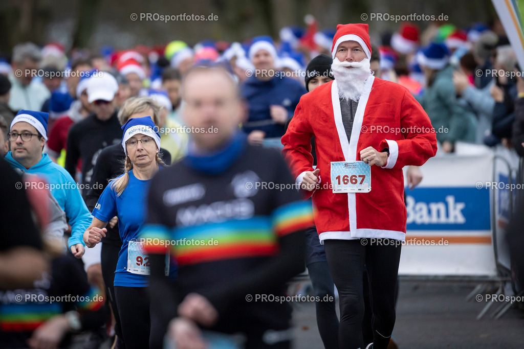 Bonner Nikolauslauf in Bonn, 08.12.2024 | Impressionen vom Bonner Nikolauslauf am 08.12.2024 in Bonn (Freizeitpark Rheinaue). Foto: BEAUTIFUL SPORTS/Axel Kohring