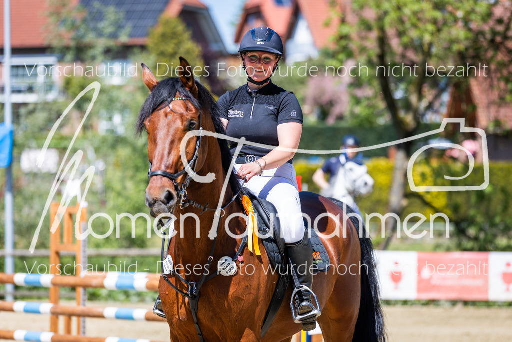 Donop24-L-Spr-053 | MomenTaufnahmen Pferdesportfotos