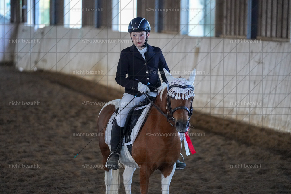 20230916-FAH08639 | Landsberg am Lech 2023, Turnierbildern, Turnierbilder Bayern, Reitsportfotograf, Pferdefotograf Bayern, Turnierfotos Landsberg, Fotoagentur Herrmann, Turnierfotografen Bayern