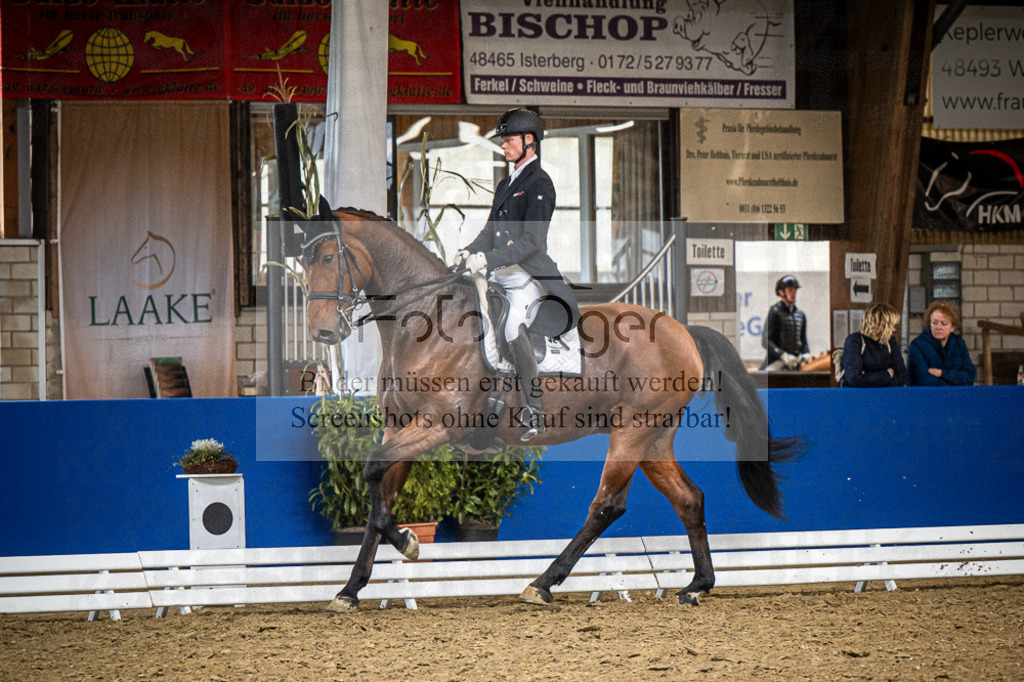 DOS_0848 | Entdecke hochwertige Reitturnierfotos von Foto Oger. Professionell, emotional und authentisch – jetzt Lieblingsmomente im Shop bestellen.Deutschlandweite Turnierfotografie. - Realisiert mit Pictrs.com
