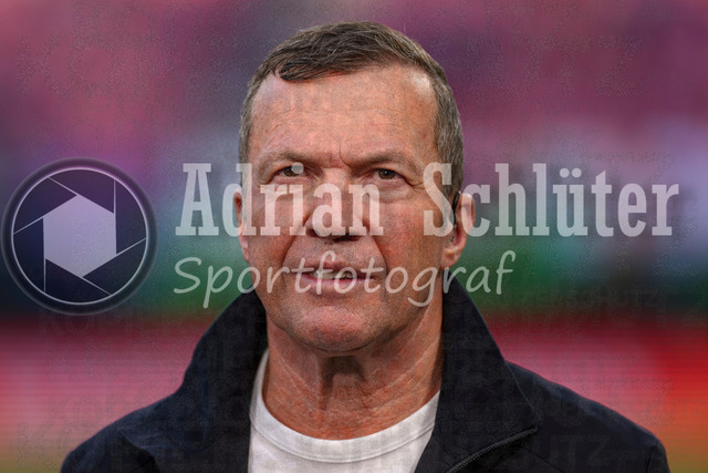 27.05.2026, EUR, Fussball, Herren, Conference League Finale, Saison 2025/2026, Crytsal Palace F.C. - Rayo Vallecano de Madrid | Lothar Matthäus schaut