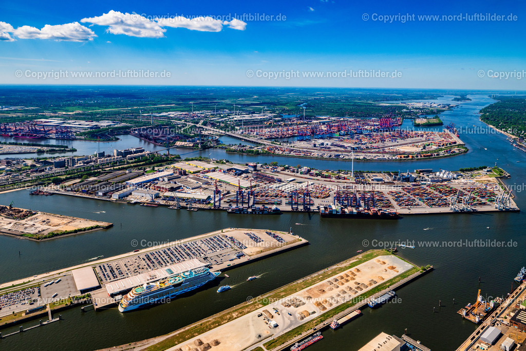 Hamburg_Container_Terminal_CTB_CTC_Tollerort_Burchardkai_ELS_5302010525 | HAMBURG 01.05.2025 Containerterminal Tollerort im Containerhafen des Überseehafen im Stadtteil Steinwerder in Hamburg mit dem Klärwerk Köhlbrandhöft. // Container Terminal Tollerort in the port of the international port in district Steinwerder in Hamburg with sewage works Koehlbrandhoeft. Foto: Martin Elsen