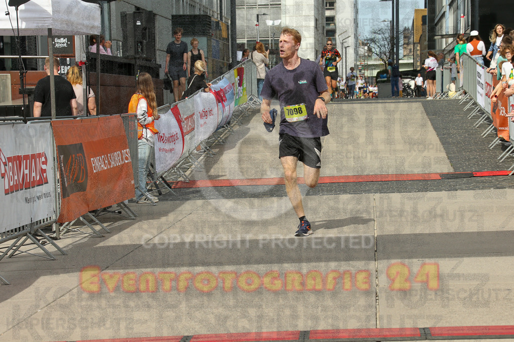 250920_1326_EX1_4635 | Sportfotografie im Rhein-Sieg Kreis, Köln, Bonn, NRW, Rheinland Pfalz, Hessen, etc. Unser Tätigkeitsfeld umfasst den Laufsport vom Volkslauf über den Marathon, Duathlon, Triathon bis zum Ultralauf wie Kölnpfad Ultra oder Schindertrail.