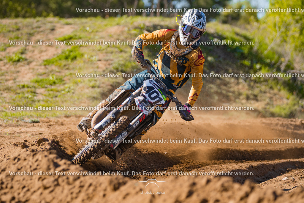 20260501_MCWriezen-4058 | Sportfotografin aus Berlin-Brandenburg mit Fokus auf Motocross. Ich halte deine sportliche Leistung und echte Emotionen auf und neben der Strecke professionell fest. Entdecke die Fotos von deinem Rennen und bestelle sie direkt hier im Shop.