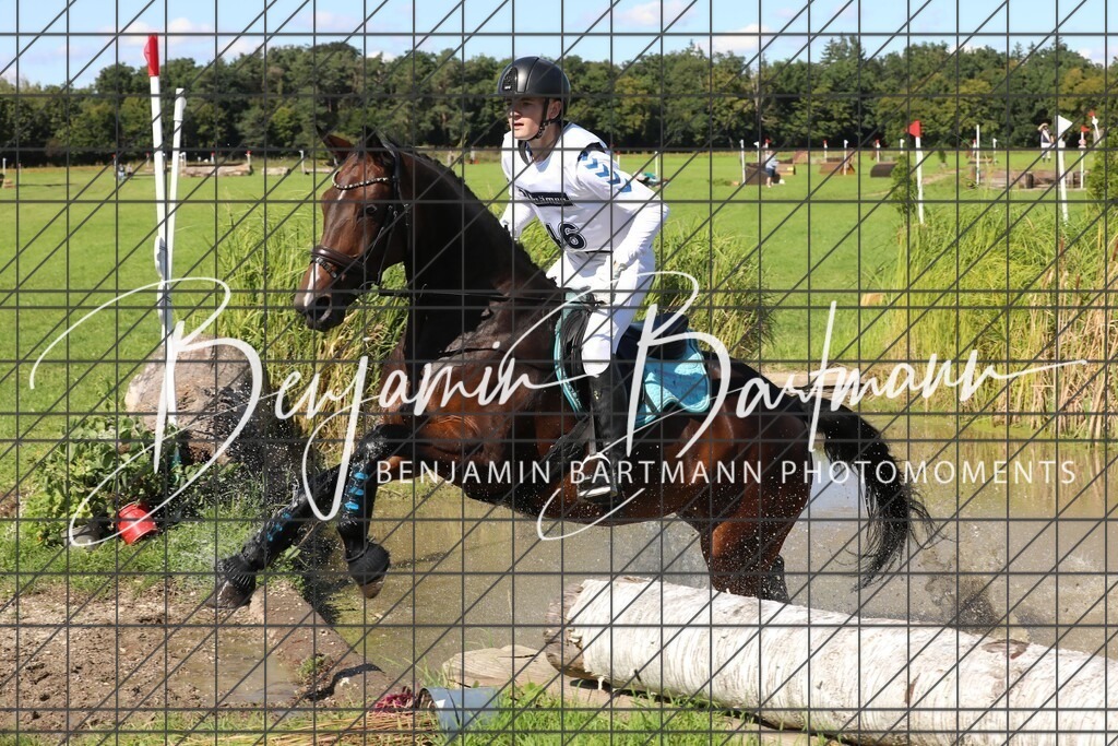 AZ2A0494 | Benjamin Bartmann Photomoments