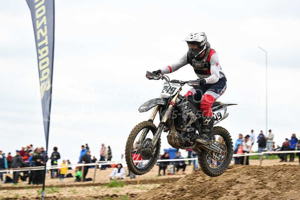 Motocross Schlatt bei Winterthur - 30. April 2023 | #249 Hitz Philipp aus Ehrendingen (CH) auf Honda in der Kategorie Senioren am Motocross Schlatt bei Winterthur, 30. April 2023. 
Instagram: @mx_schlatt | @mc_wila | @sam_schweiz
Bild: Sportfotografie Markus Aeschimann | www.markus-aeschimann.ch - Realisiert mit Pictrs.com