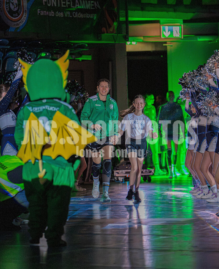 Handball I Frauen I Saison 2025-2026 I 1. HBF I 15. Spieltag I VFL Oldenburg - SV Union Halle-Neustadt 0007 | jns.sportfotos - Realisiert mit Pictrs.com