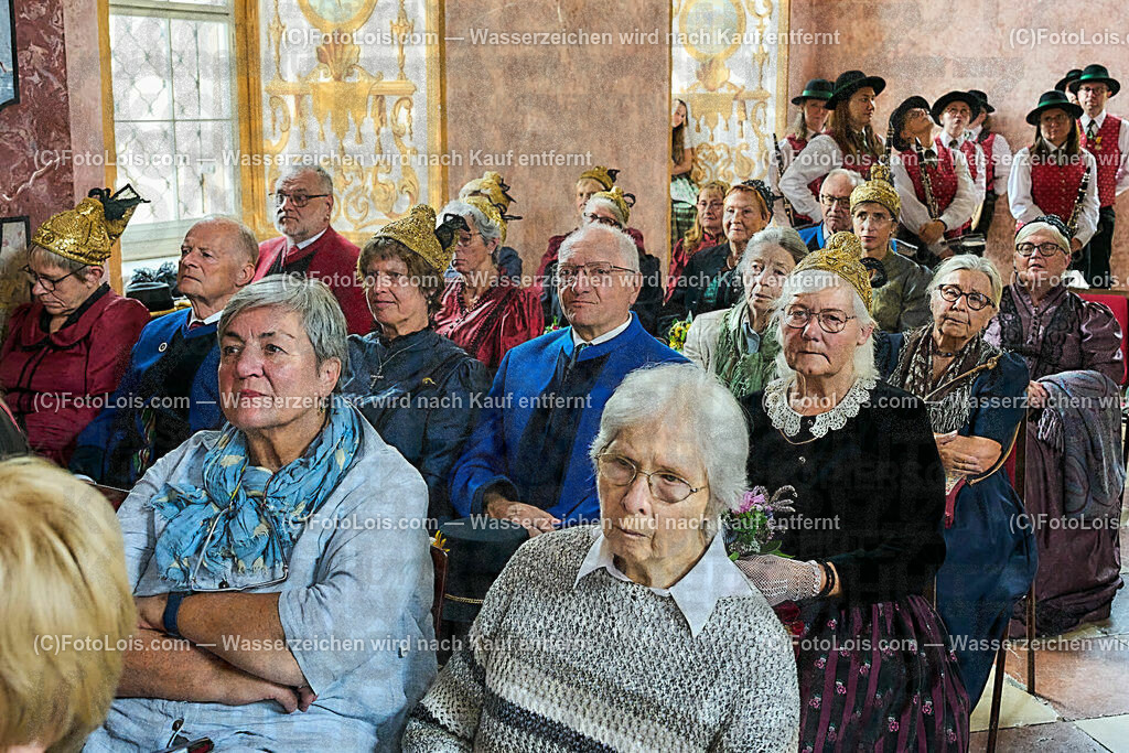 ALP0244_XXXIX_Chopin-Festival_Eroeffnung_Goldhaubengruppe | (C)FotoLois.com, Alois Spandl, XXXIX. internationales CHOPIN-Festival in der Kartause Gaming, Eröffnung des Festivals mit Einmarsch der Goldhaubengruppe Lackenhof mit der Musikkapelle Gaming sowie den Ehrengästen und Eröffnungsansprachen in der Barockbibliothek, Fr 4. August 2023.