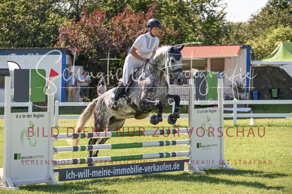 Schugtsche-Düren.2024-06.Stilspringprf.A_-137 | Schugtsche Fotografie - Realisiert mit Pictrs.com