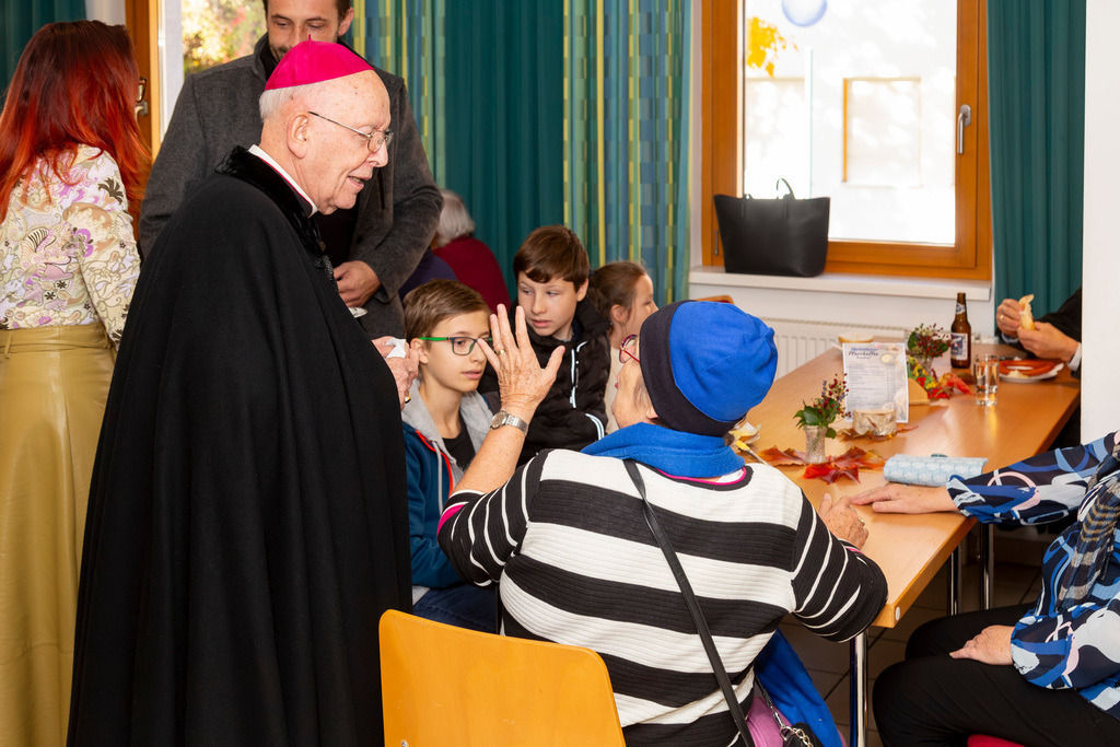 Festmesse-112 | Fotodoku der Festmesse anläßlich der Seligsprechung von Maria Theresia LEDOCHOWSKA 1975, zelebriert von Altbischof DDr. Klaus Küng und Pfarrer Mag. Zenon PAJAK in der Pfarrkirche Loosdorf. 