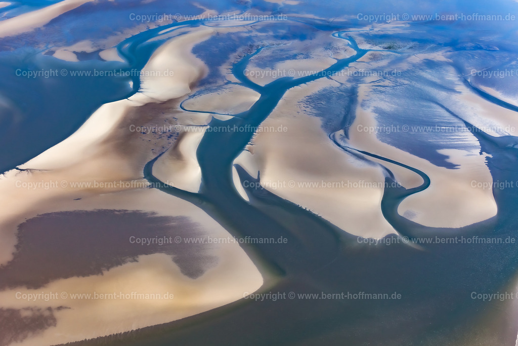 PLB_6732_Sandwatt_NWlich_BHV | Luftbild, Watt-Strukturen auf Sandbänken im Seegebiet nordwestliche Aussenweser. - Realisiert mit Pictrs.com