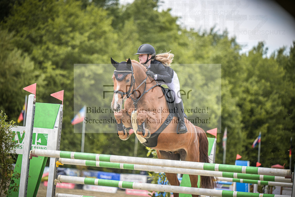 DOS_5788 | Entdecke hochwertige Reitturnierfotos von Foto Oger. Professionell, emotional und authentisch – jetzt Lieblingsmomente im Shop bestellen.Deutschlandweite Turnierfotografie. - Realisiert mit Pictrs.com