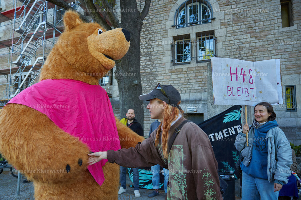 250509_H48Landgericht_04 | Vanessa Kleinwächter - Realisiert mit Pictrs.com