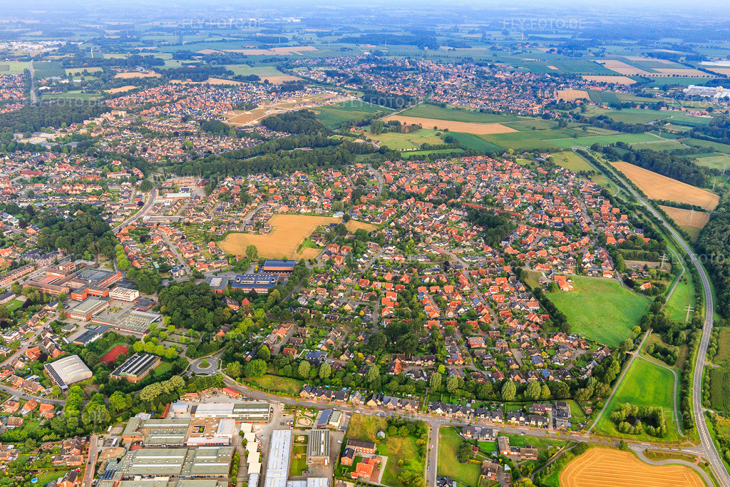 Luftbild: Ortsansicht von Westen in Ahaus im Bundesland Nordrhein-Westfalen in Deutschland. Foto: IMG_008157.jpg vom 18.07.2020 durch Werner Riehm/FLY-FOTO.de