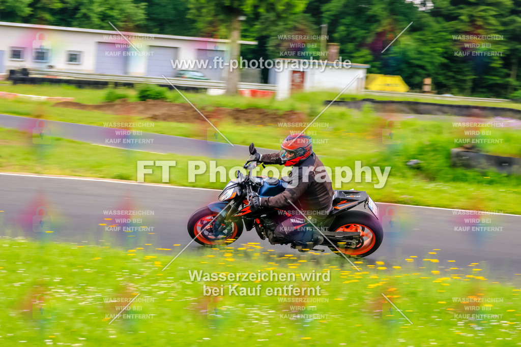 VBK-7175 | Hier findet Ihr Bilder von Touristenfahrten auf der Nürburgring Nordschleife oder von anderen Veranstaltungen die ich besucht habe. Viel Spass beim Durch Schauen 