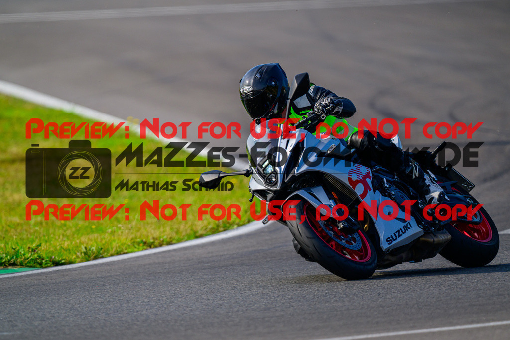 MaZZes_FotoMatrix_240725_6007705_7886 | BLAU