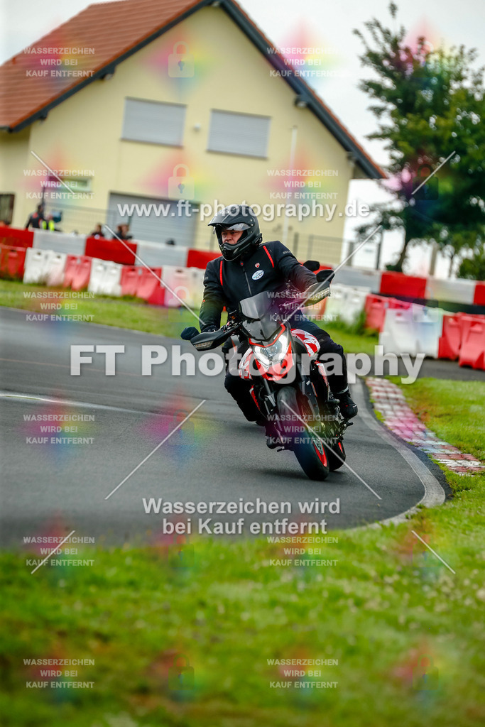 VBK-3749 | Hier findet Ihr Bilder von Touristenfahrten auf der Nürburgring Nordschleife oder von anderen Veranstaltungen die ich besucht habe. Viel Spass beim Durch Schauen 