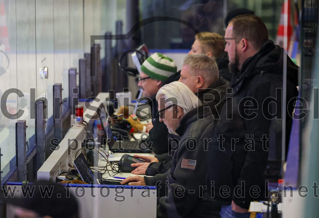 2025-12-05_076_TSV_Erding_gegen_Stuttgart_Rebels | Erding, Deutschland, 05.12.2025:Eishockey, Oberliga Süd 2025 / 2026, 23. Spieltag, TSV Erding gegen Stuttgart Rebels, Endergebnis: 5:6Foto: Christian Riedel / fotografie-riedel.net