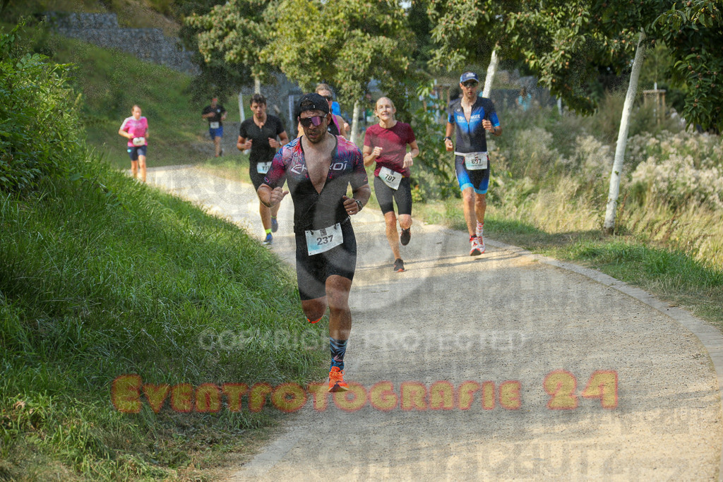 250824_1441_EX1_7185 | Sportfotografie im Rhein-Sieg Kreis, Köln, Bonn, NRW, Rheinland Pfalz, Hessen, etc. Unser Tätigkeitsfeld umfasst den Laufsport vom Volkslauf über den Marathon, Duathlon, Triathon bis zum Ultralauf wie Kölnpfad Ultra oder Schindertrail.
